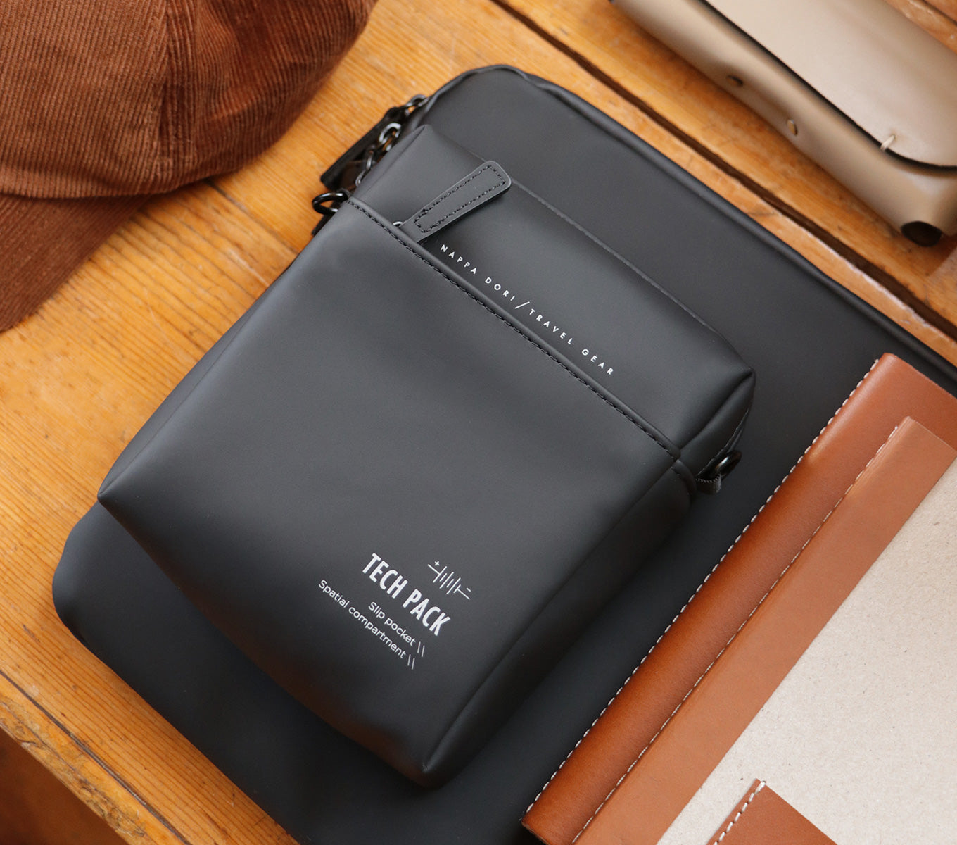 Hydro Tech Pack: Organized Storage for Your Tech Essentials – NAPPA DORI